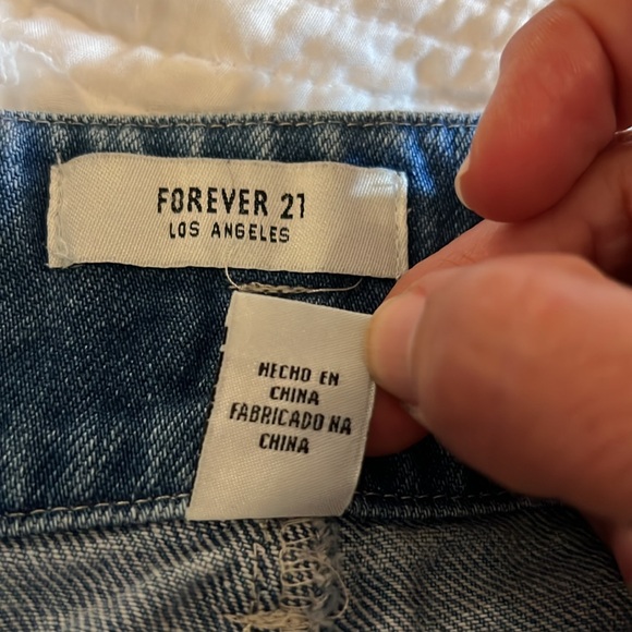 Forever 21 denim shorts size 27 in EUC. - Picture 8 of 14
